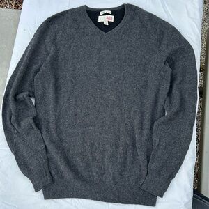 1901 Gray 100% Cashmere V Neck Sweater, Size L